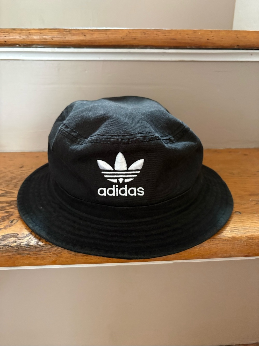 Men’s Adidas bucket hat